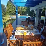 Landais Nocleg ze śniadaniem *